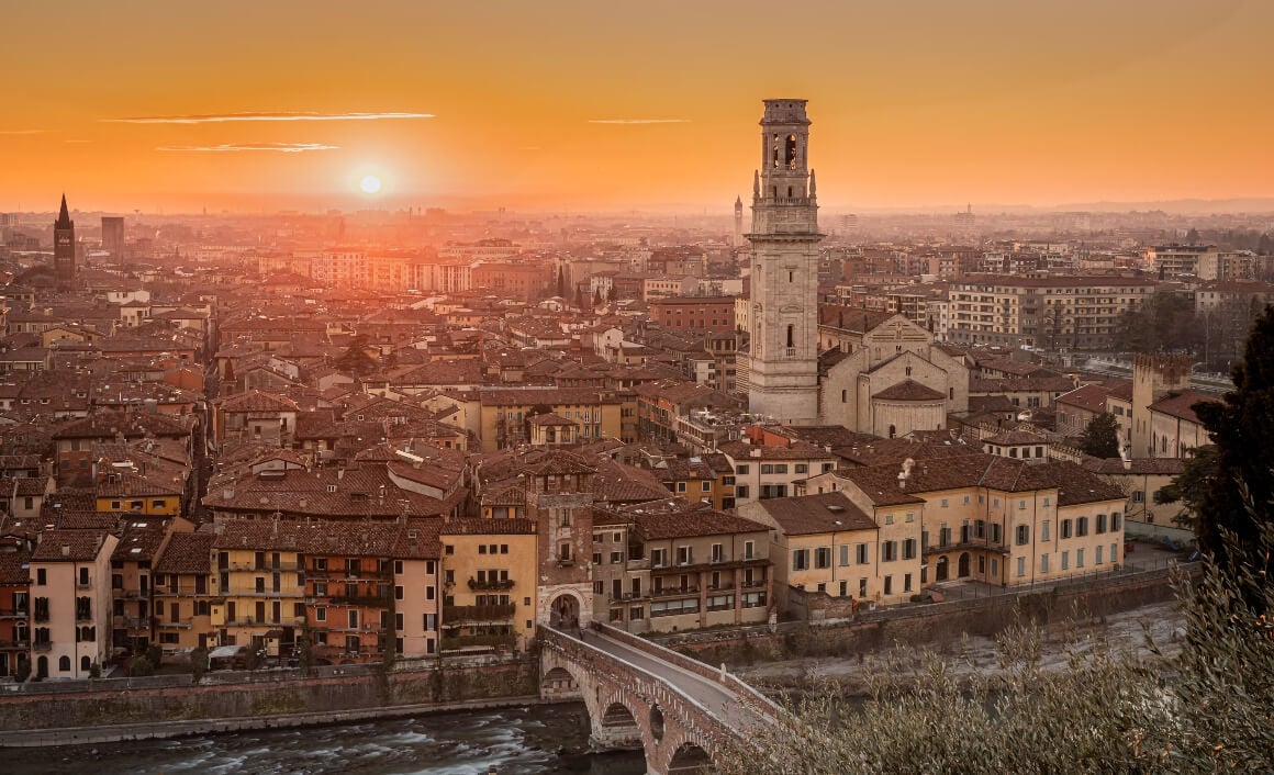 sunseyt over Verona's skyline