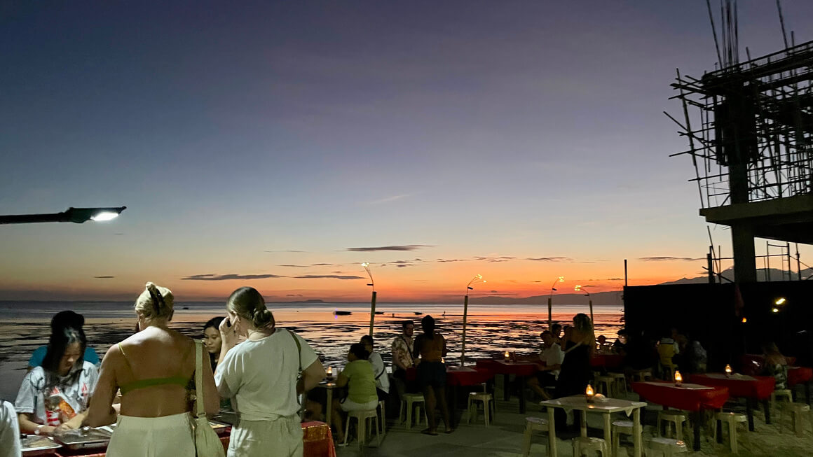 roch cuisine street food restaurant, siquijor, philippines
