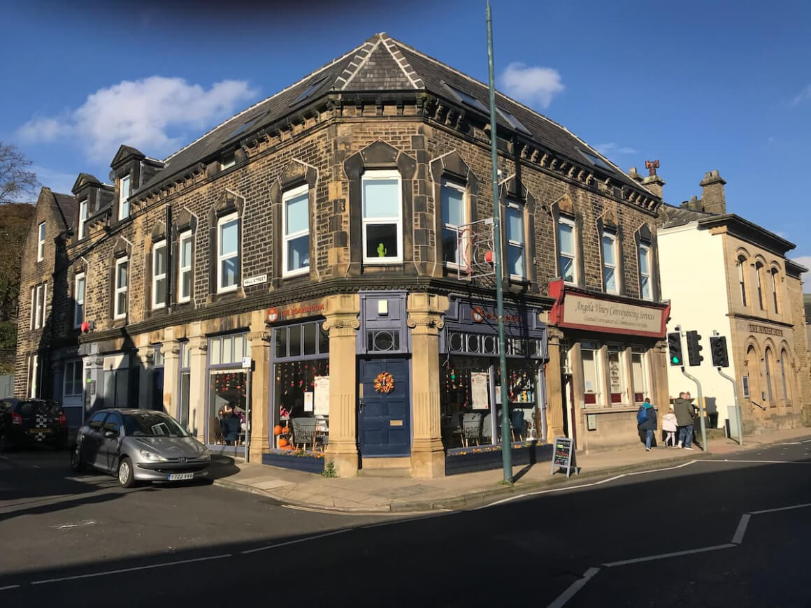 Gorgeous Apartment in Centre or Todmorden in Hebden Bridge