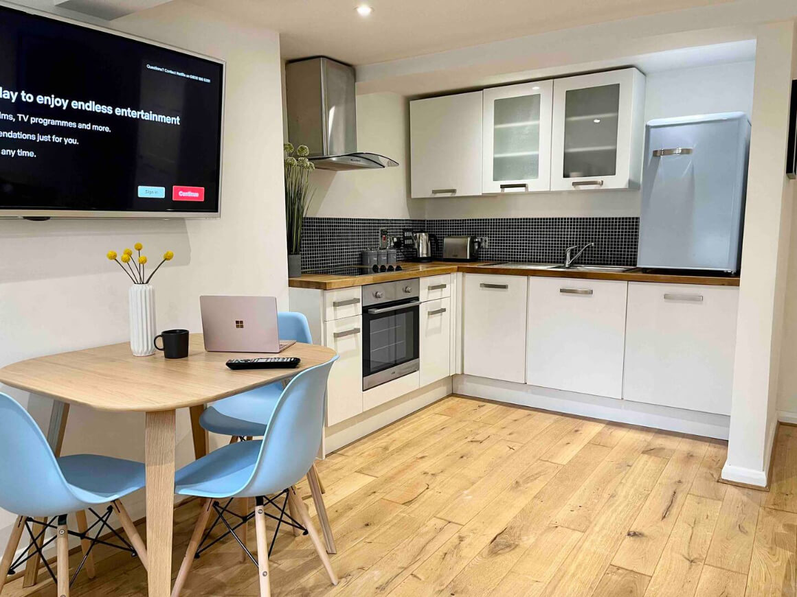 One-Bed Flat with Modern Kitchen in Reading