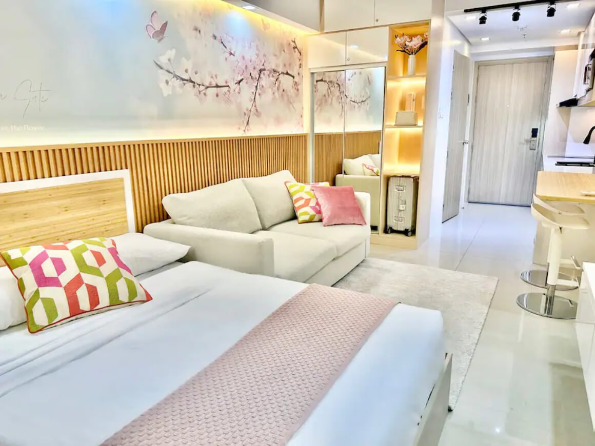 Bright Japanese-Inspired Studio with Modern Kitchen