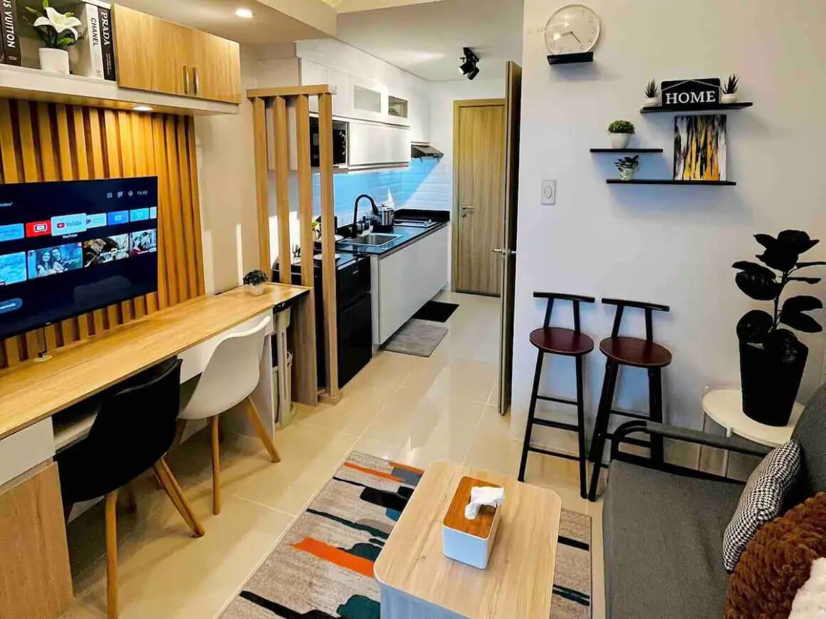Compact Studio with Balcony Overlooking the City Pasay Philippines