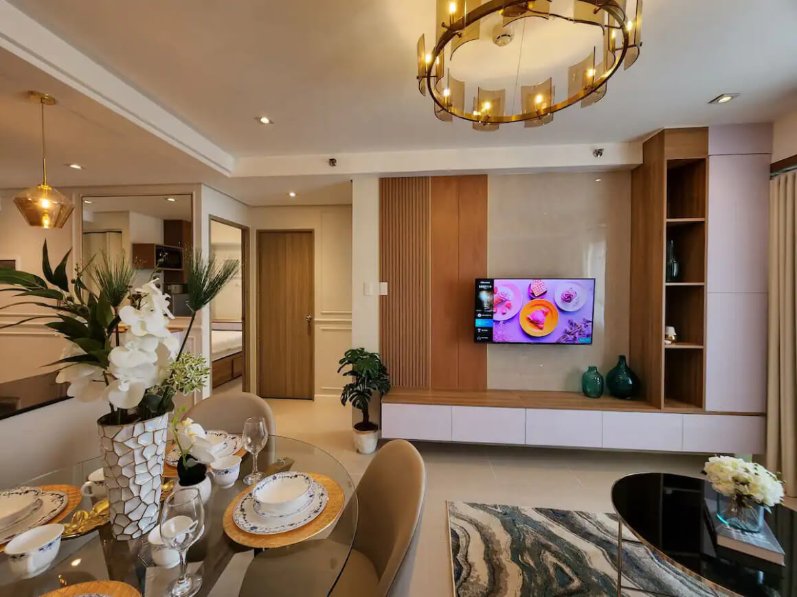 Sophisticated Two-Bedroom Apartment in Iconic MOA Complex Pasay Philippines