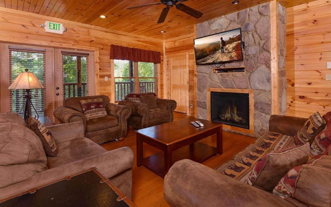 Bearskin Lodge Gatlinburg Tennessee