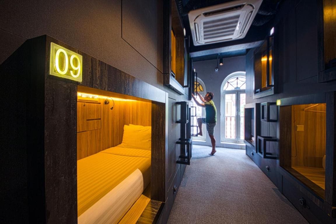 Cube Boutique Capsule Hostel Singapore