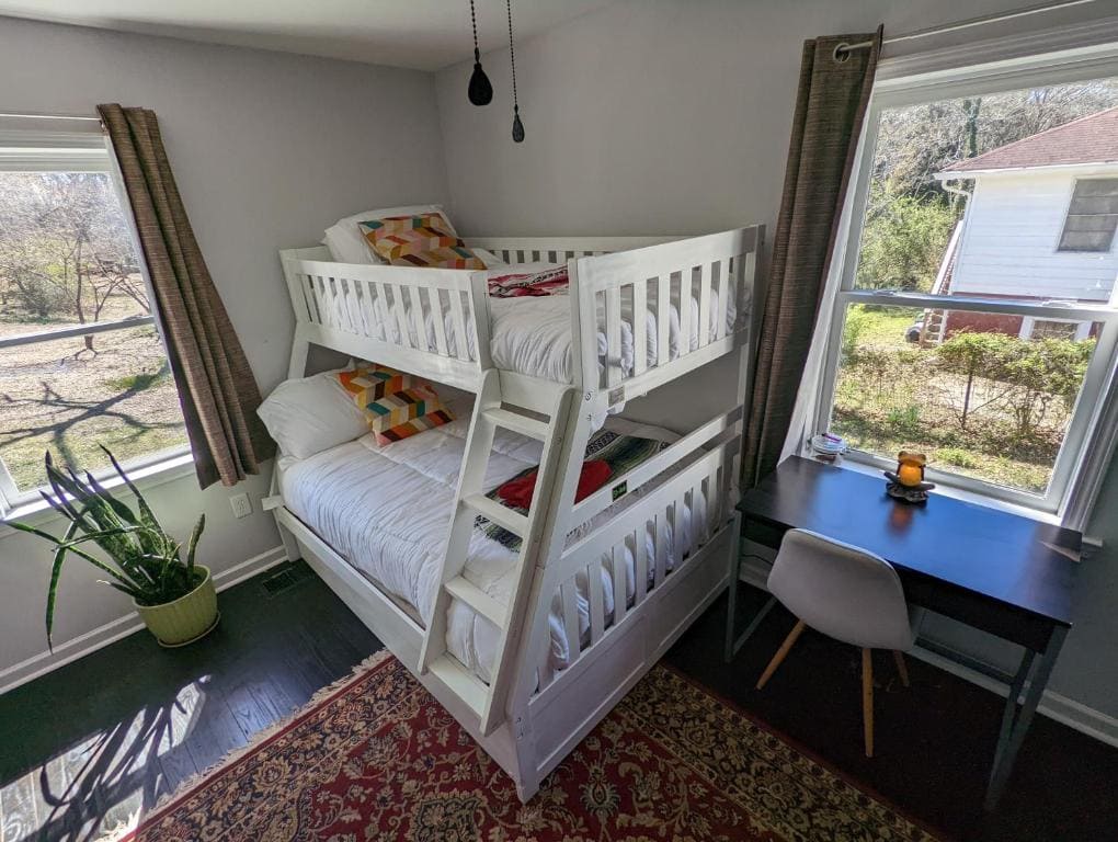 eKstasis Hostel & Urban Farm Atlanta Georgia