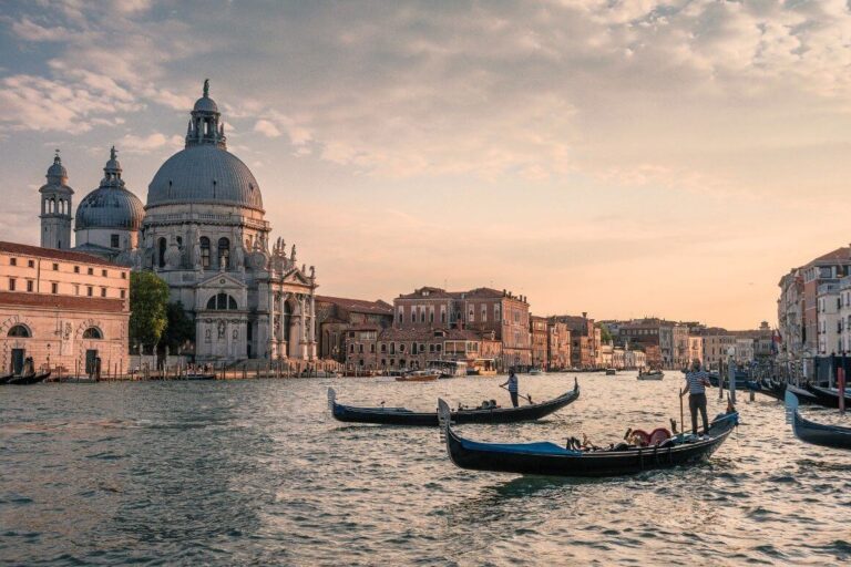Italy Itinerary • MUST READ!