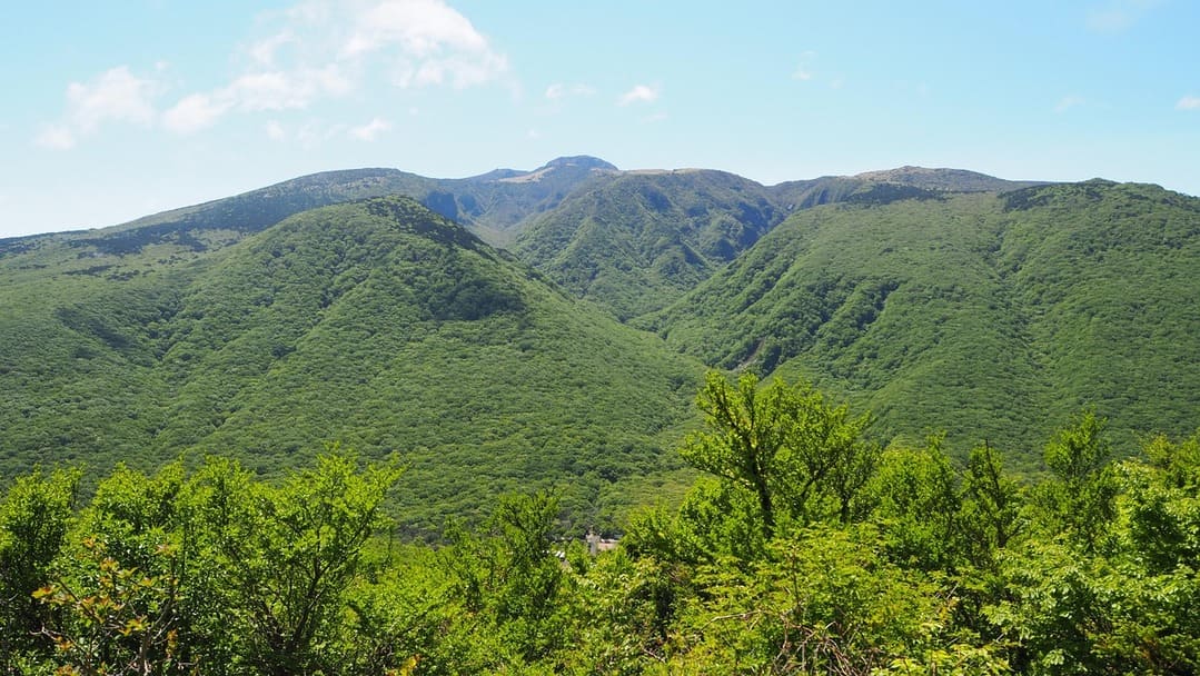 hiking mount hallasan