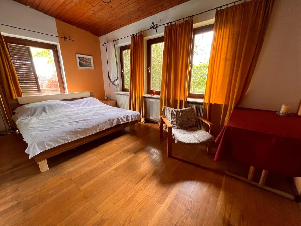 Two-Bed Apartment with Mountain and Castle Views in Austria