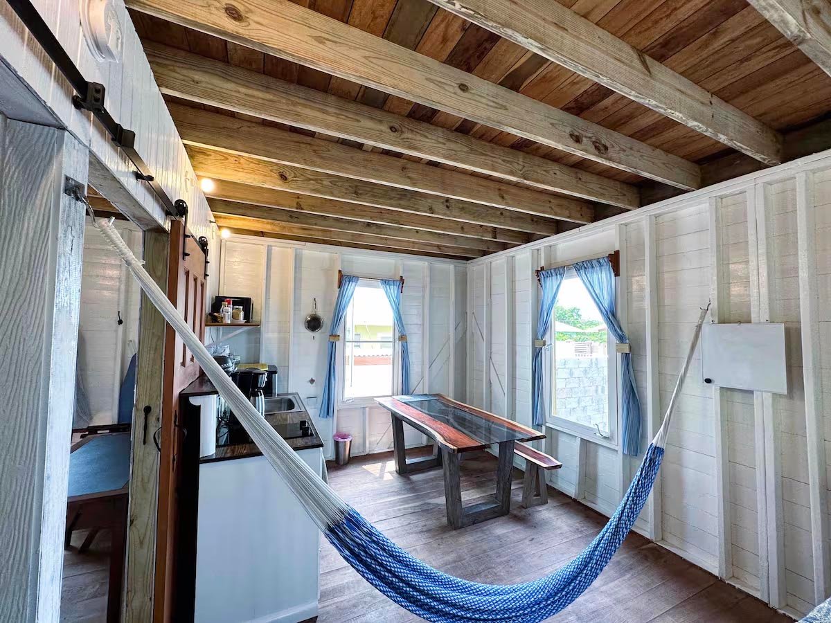Adventure Awaits Spacious 2BR Air condition Home 2 Belize City