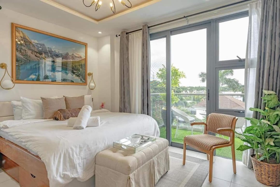 1-Bed Condo with Office Space