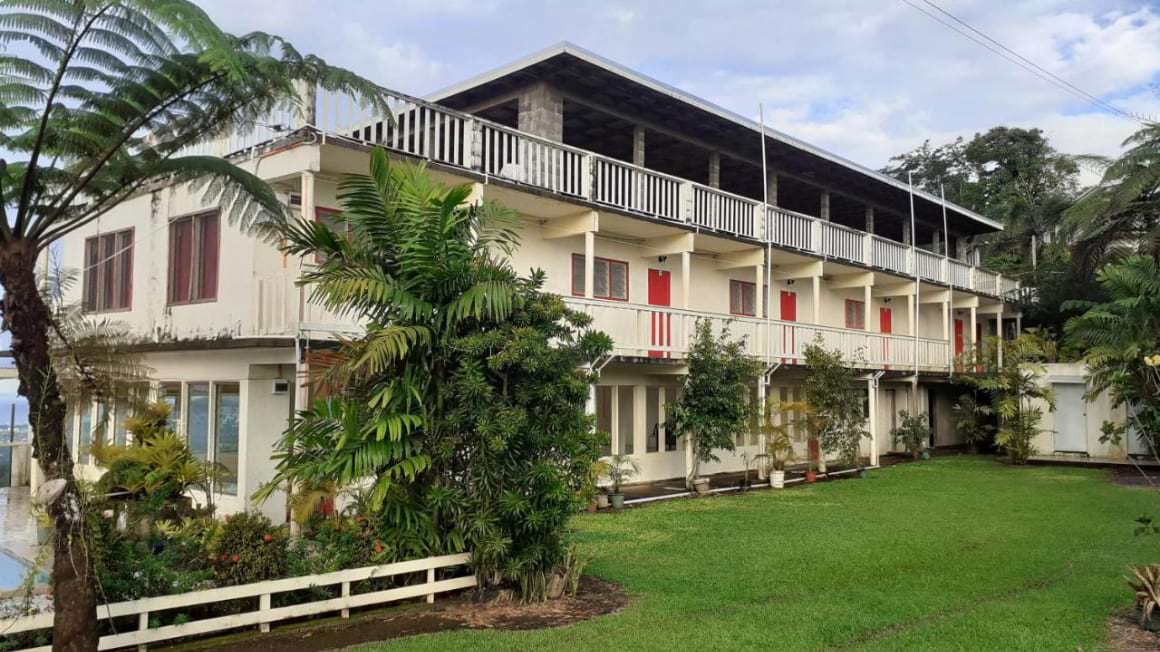 dave parker eco lodge hotel samoa