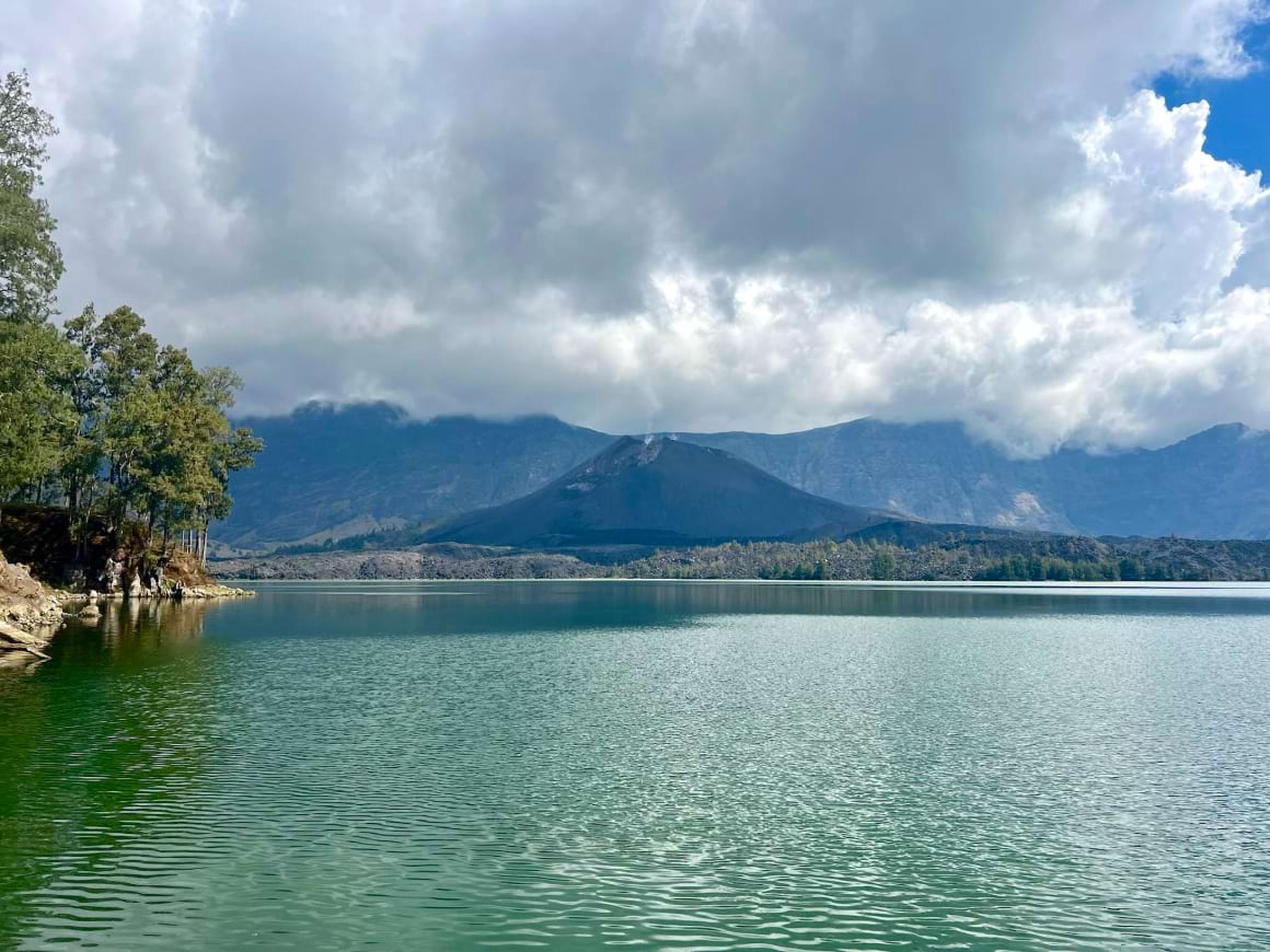 mount rinjani mount baru jari mini volcano lake