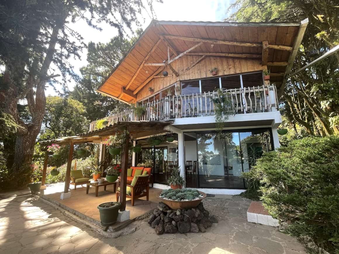 traditional three bed home with playground el salvador