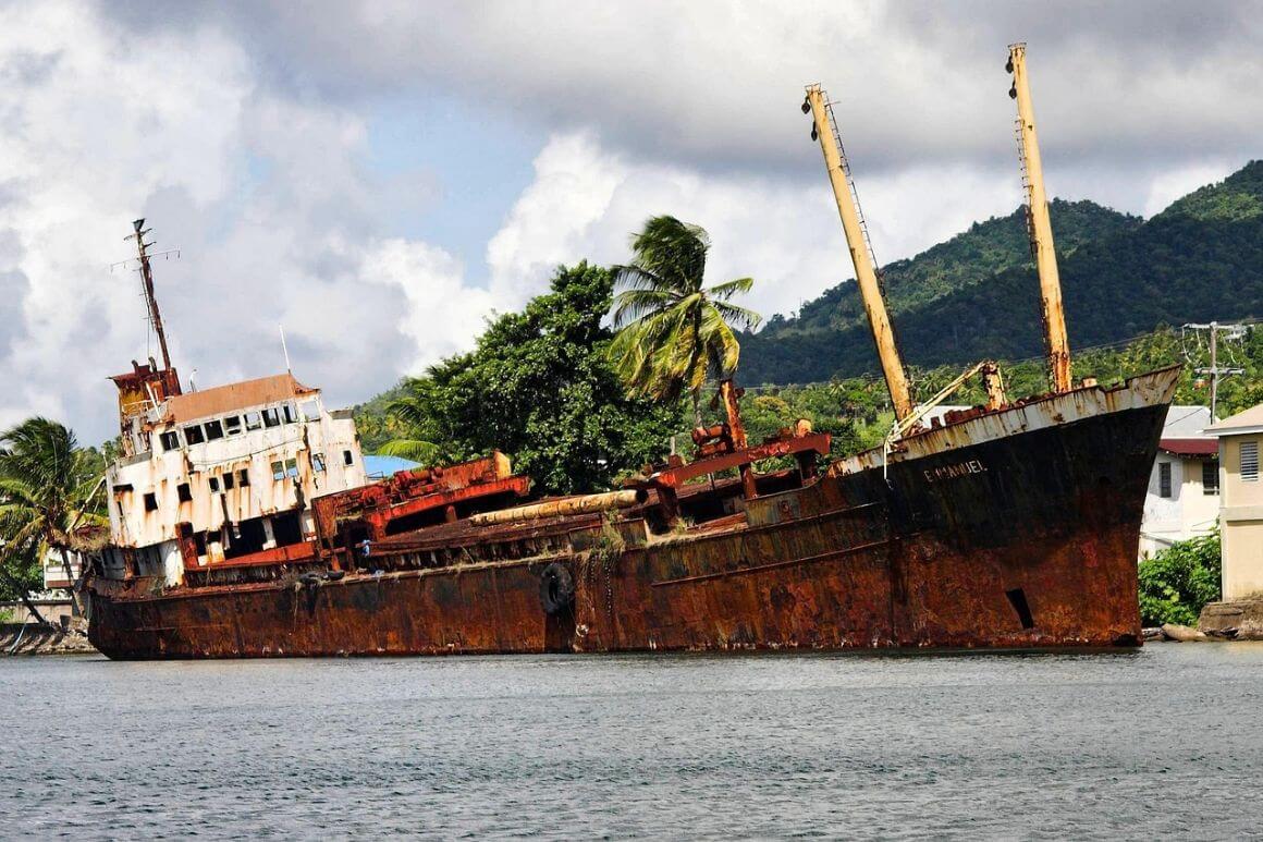Dominica savanne paille rusty ship wreck