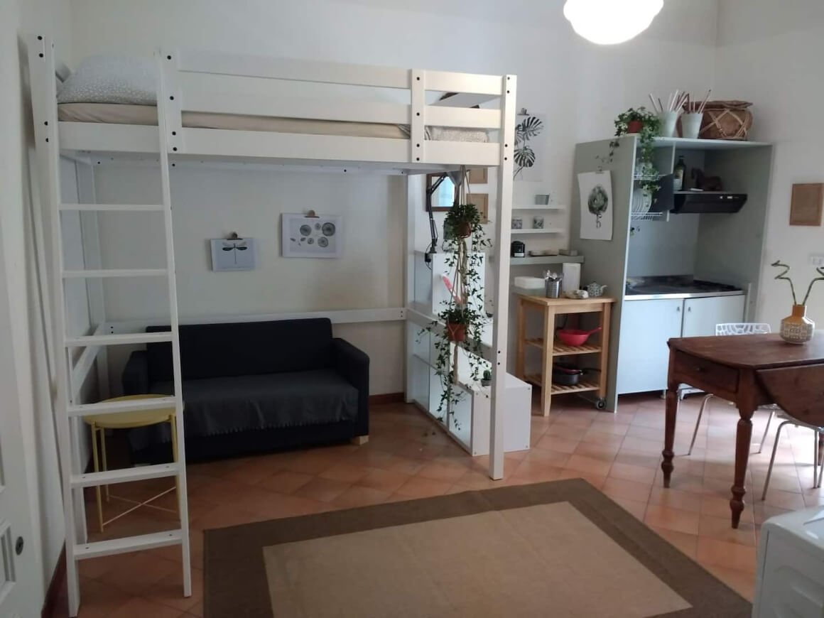 1-Bed Apartment with Sunny Roof Terrace