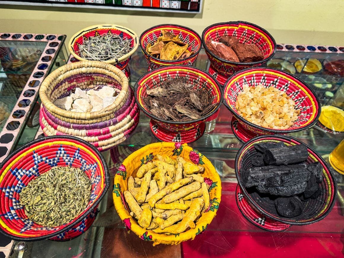 spices in al khous baskets