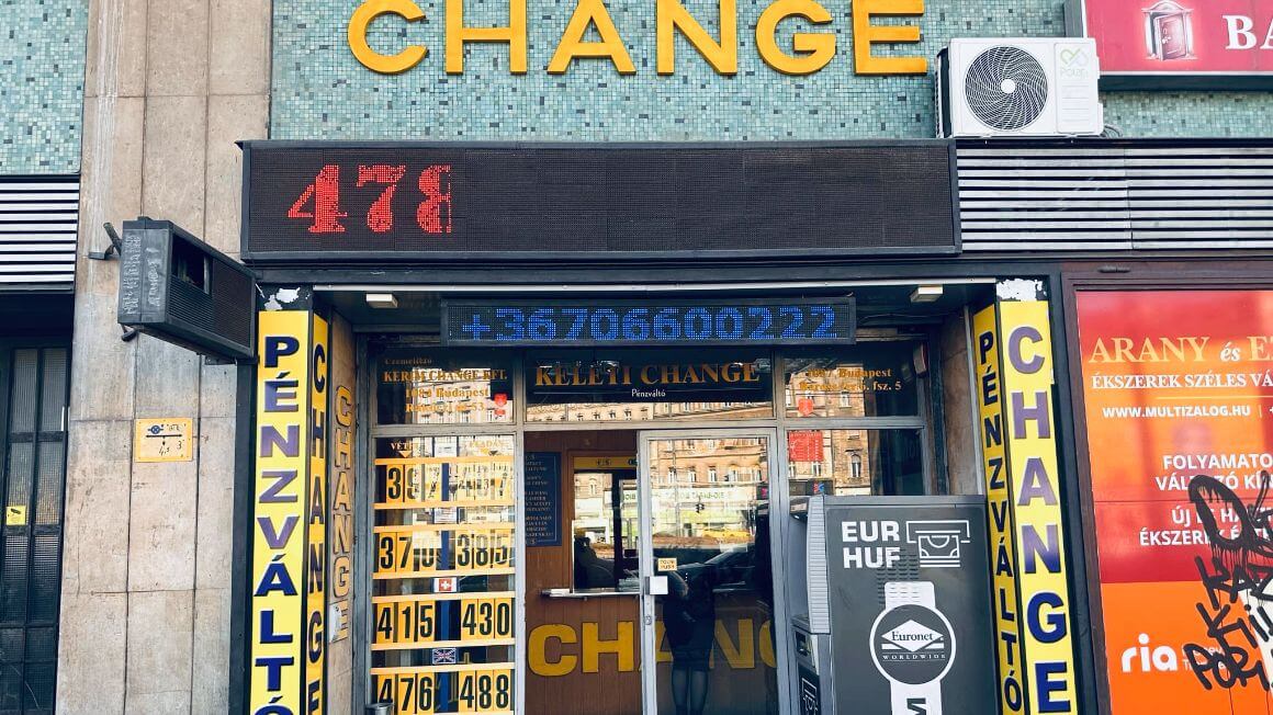hungary-budapest-currency-exchange-shop
