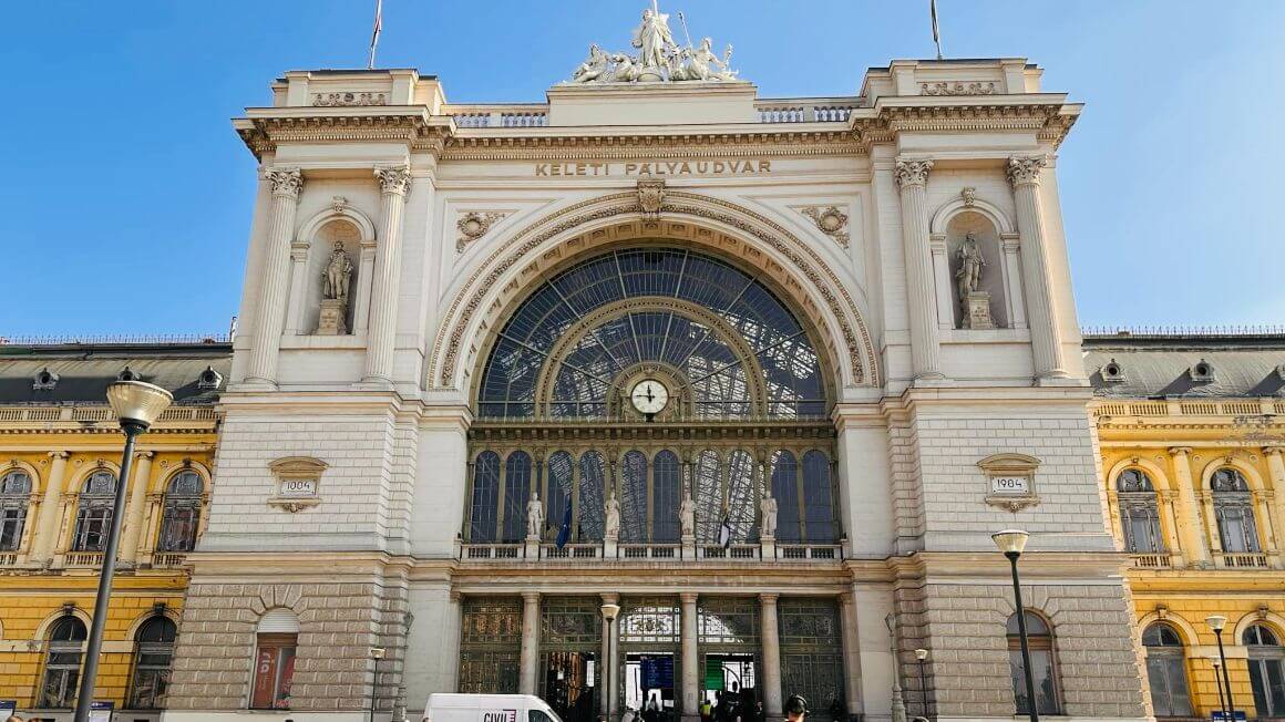 hungary-keleti-train-station-budapest