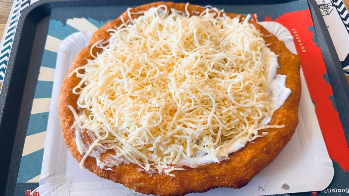 hungary-lángos