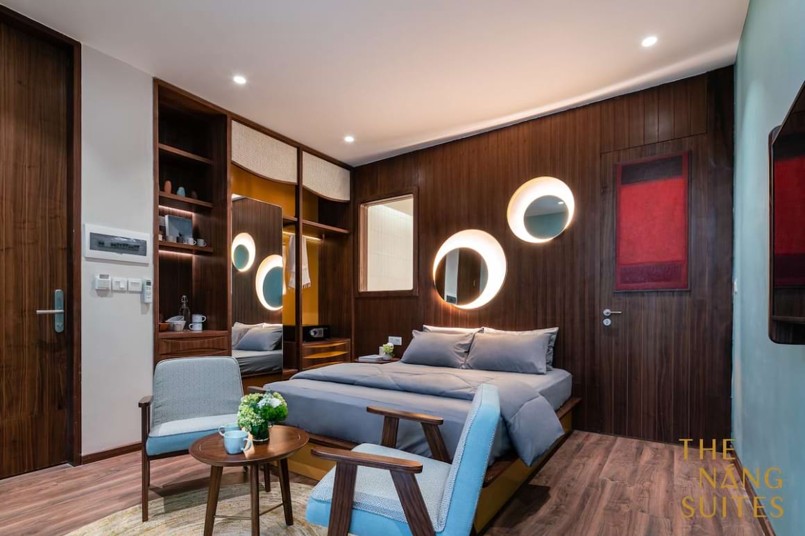 deluxe cinema room close to mykhe beach danang