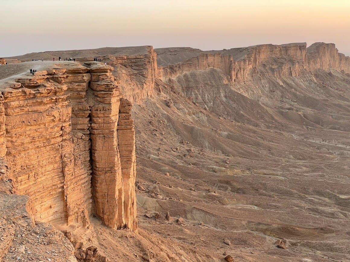 edge of the world riyadh