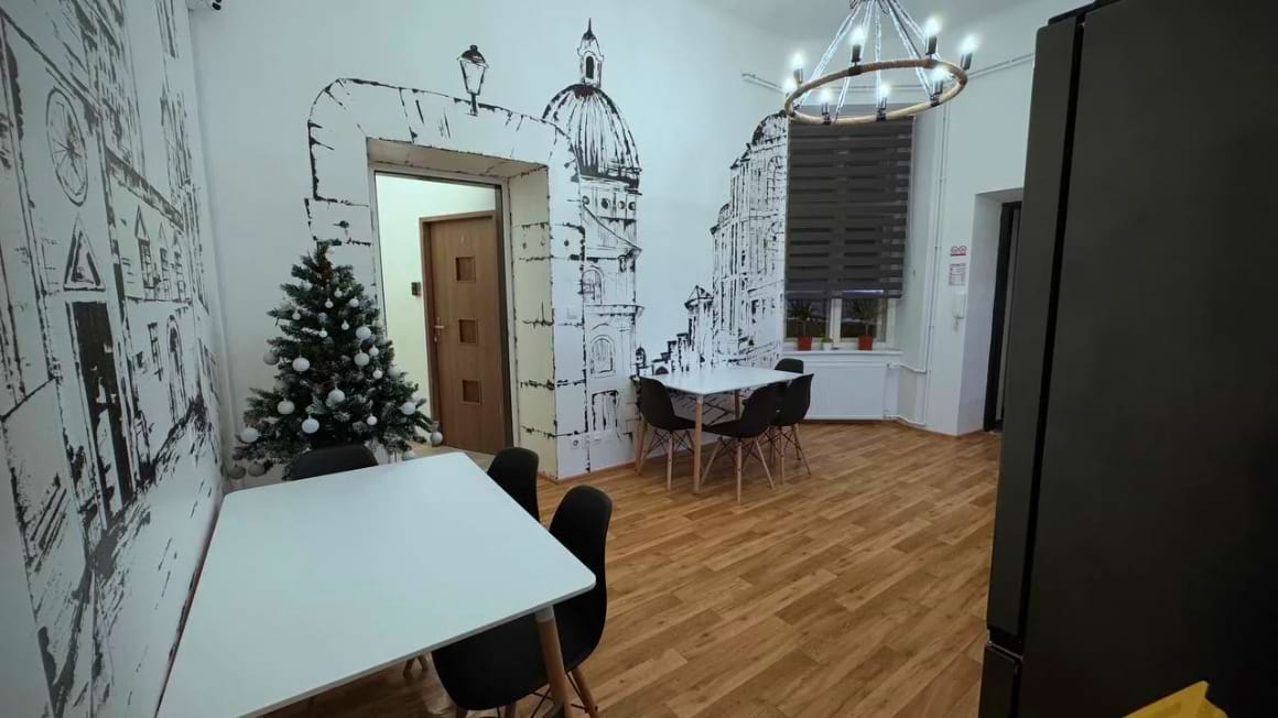 five hostel krakow
