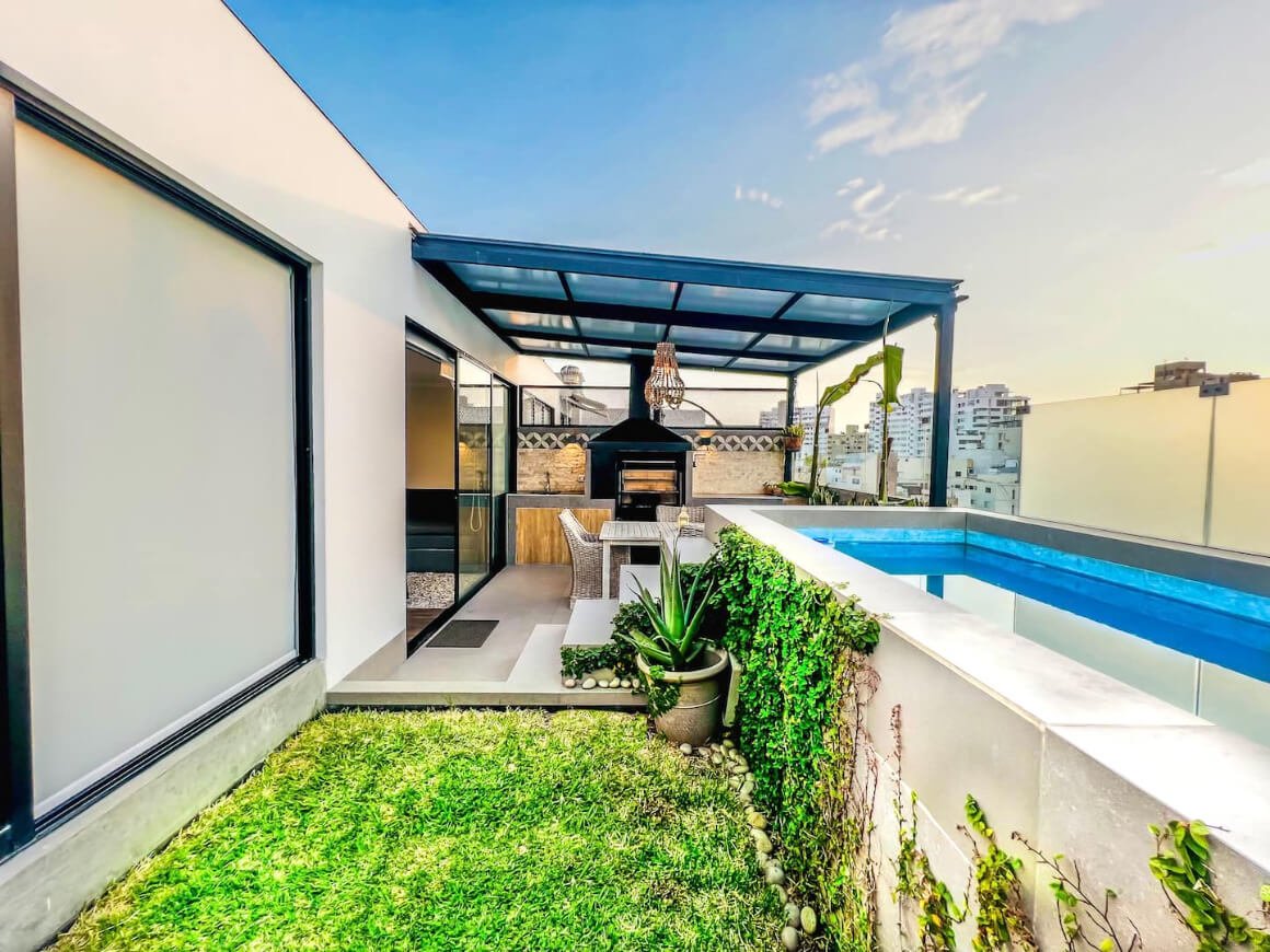 Luxury penthouse ~ private pool, barbecue, parking