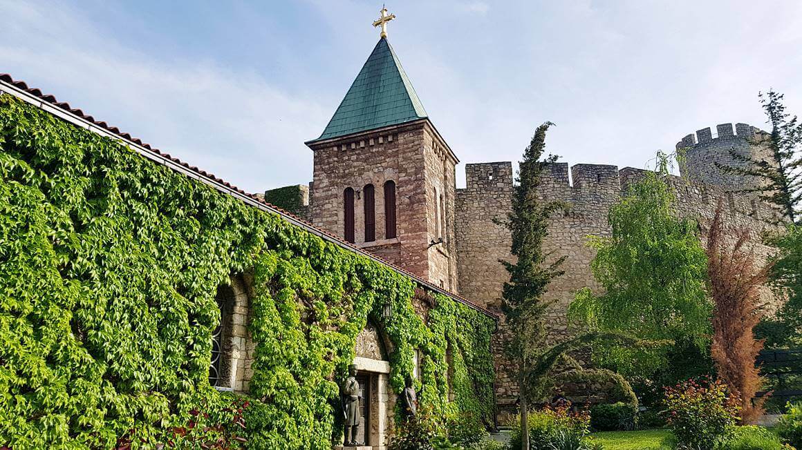 RuĆŸica Church
