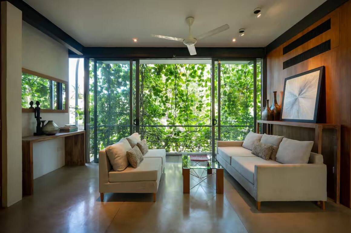 Stylish 2 Bed House with Pool