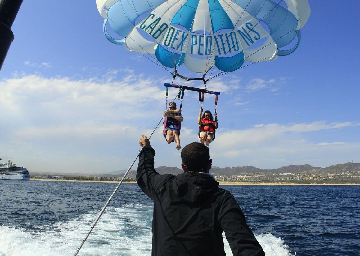 Outdoor Adventure Parasailing in Los Cabos