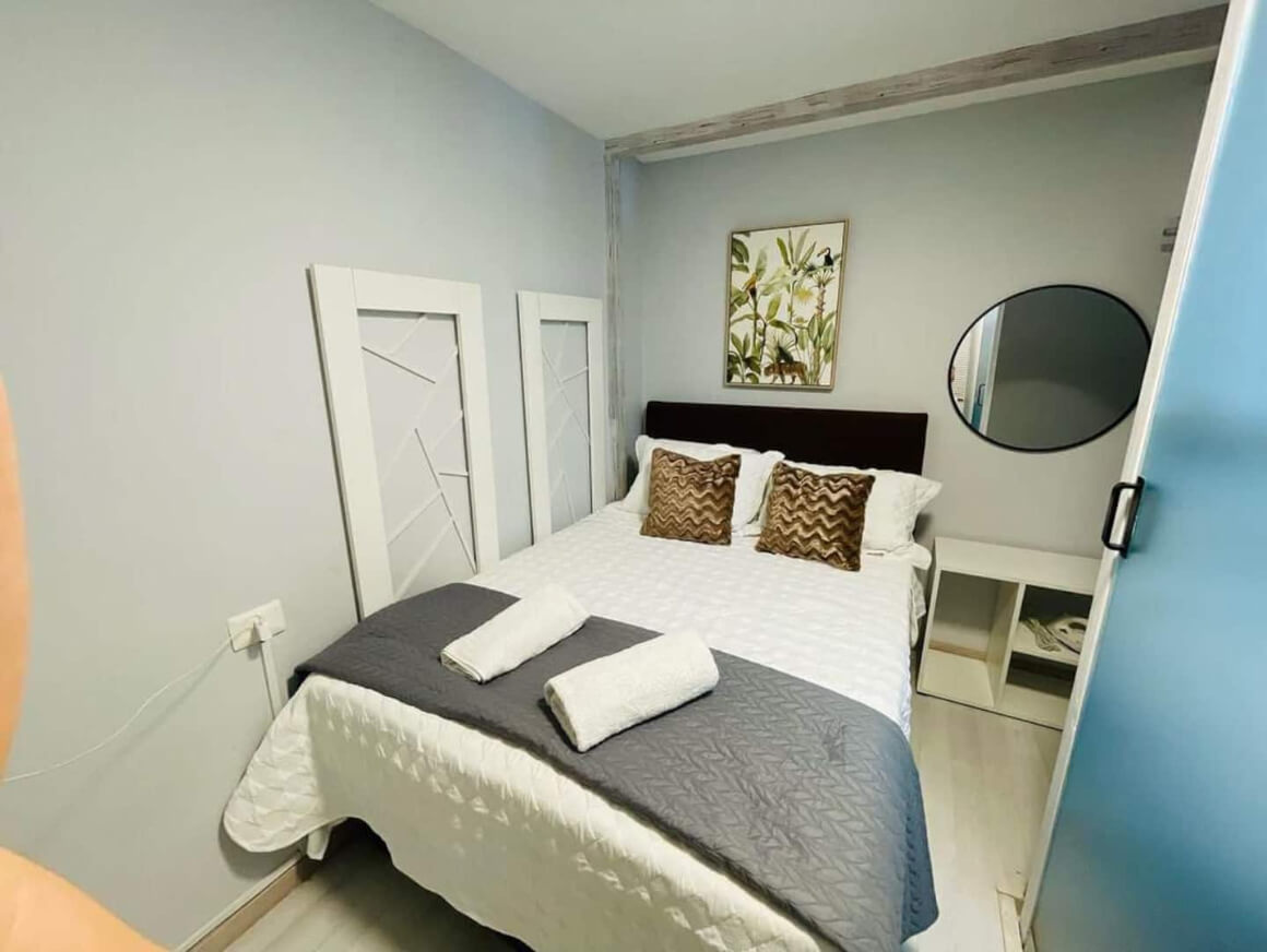 Rossyland Perfect Place/ near airport/Air cond.