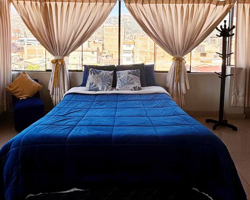 Exclusive quiet and spacious Apt A steps from the Plaza Huaraz