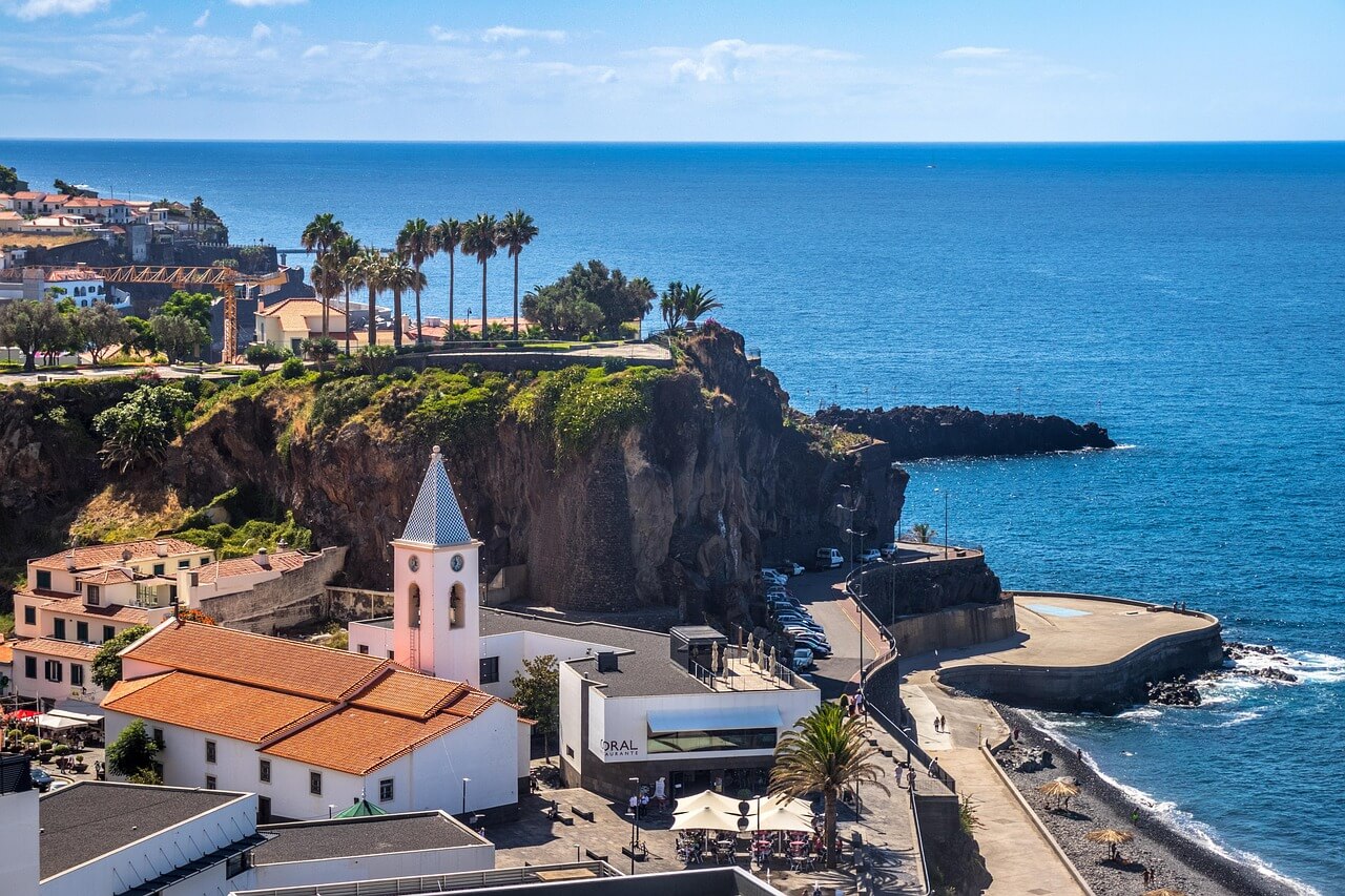 Camara de Lobos madeira pixabay