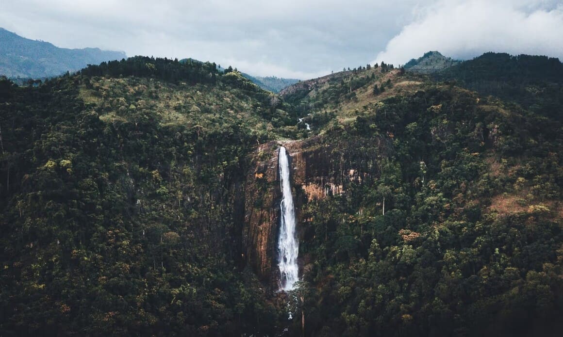 diyaluma falls ella sri lanka