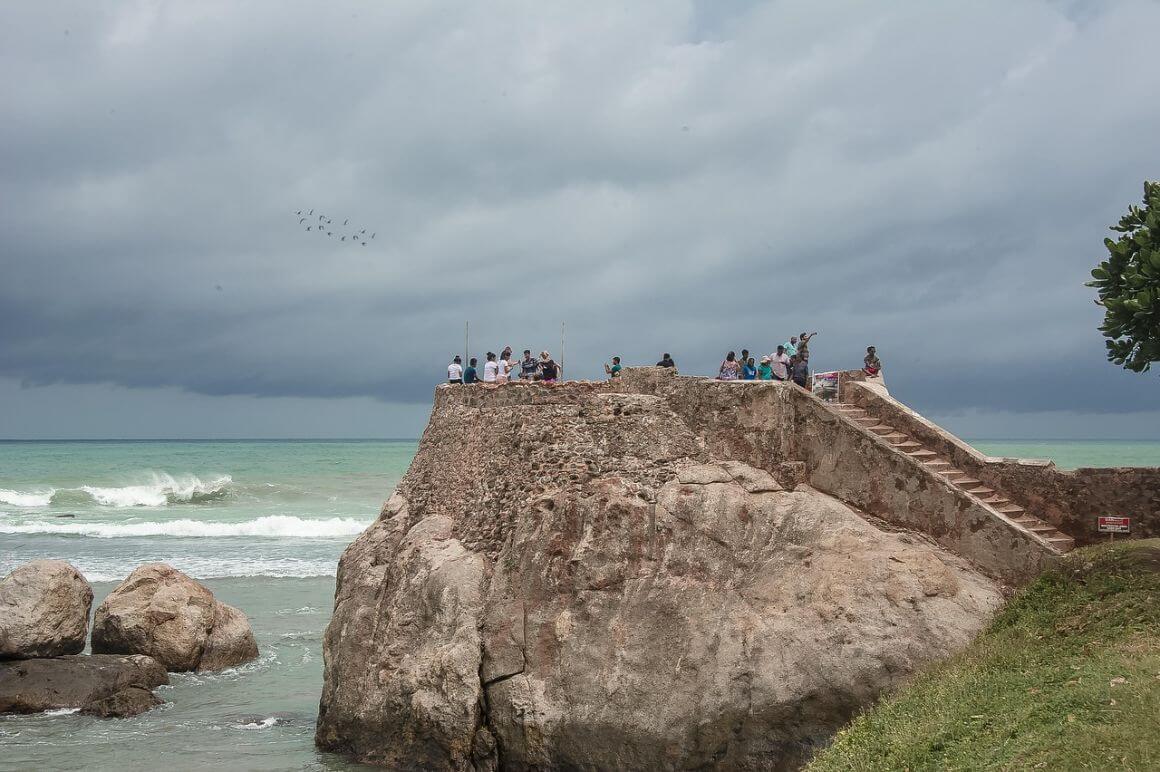 sri lanka galle fort flag rock
