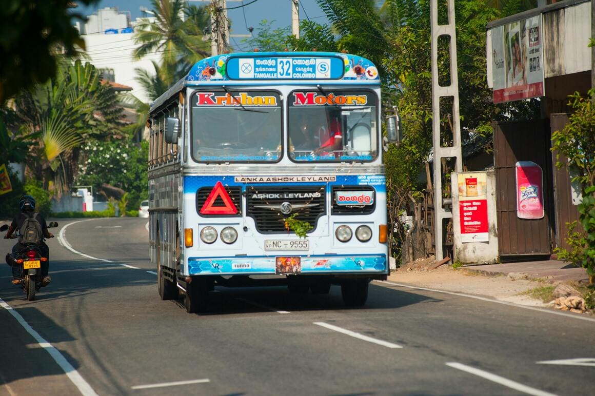 private bus in sri lanka