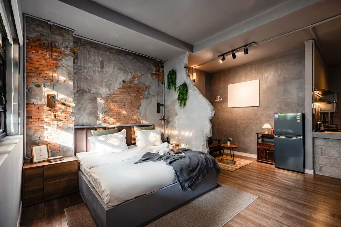 Industrial hidden Gem with Private Balcony & Garden