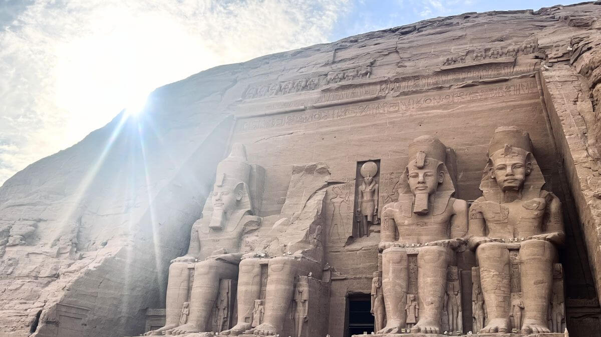 abu simbel temples in egypt