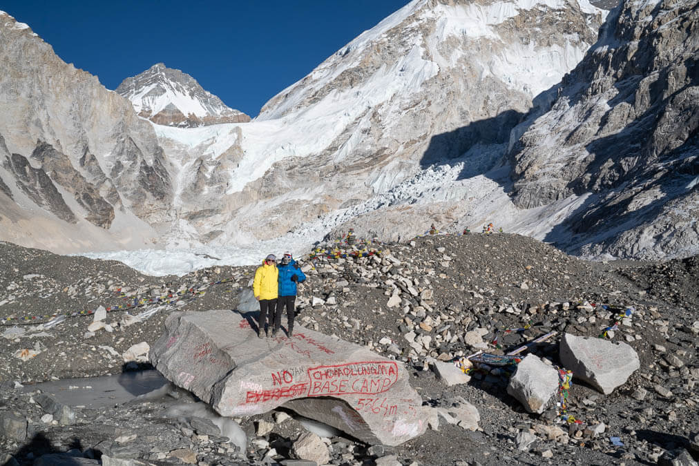 everest base camp rock