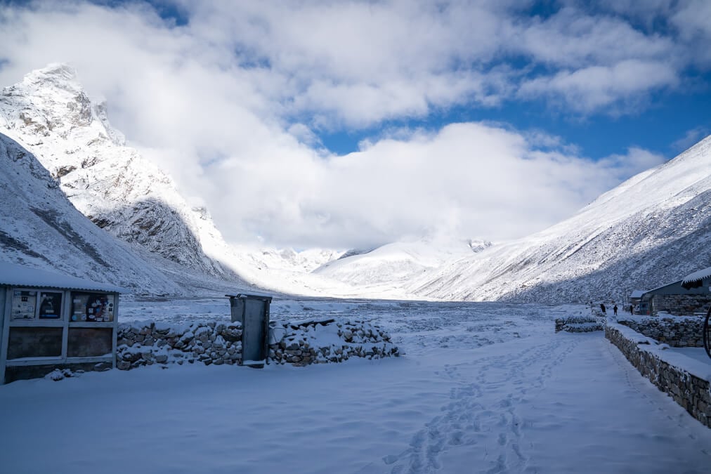himalayas snow nepal