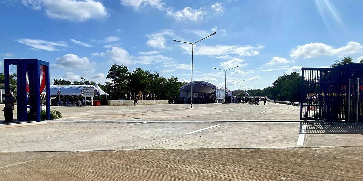 sadao border crossing