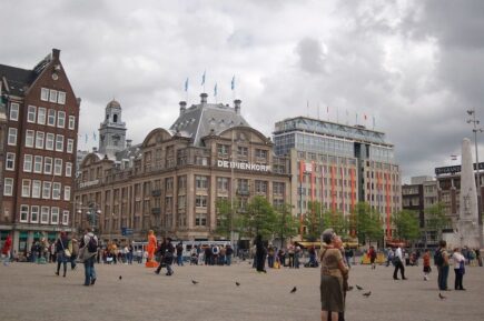 See the sights around Dam Square
