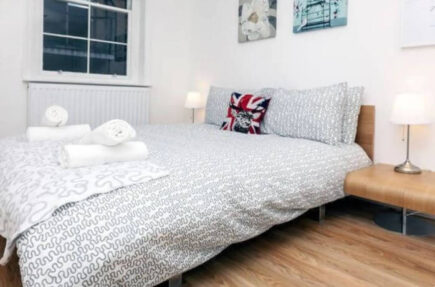 Cute Double Room Piccadilly Circus