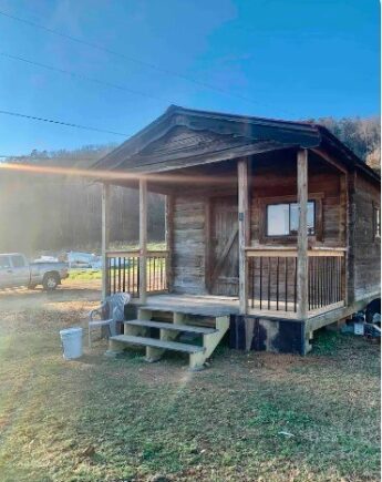Modern Farmhouse Tiny Cabin, Tennessee