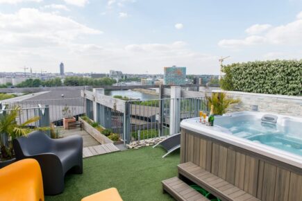 Duplex Panorama and Jacuzzi Nantes