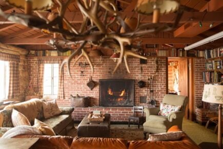 Charming Lakeside Cabin Oklahoma