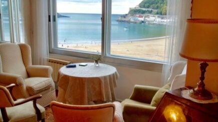 San Sebastian Charming apartment Sea view Perfect for a couple