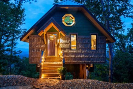 Fairy-Tale Treehouse Loft for 4