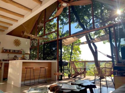 Contemporary 1 Bed Treehouse with Panoramic Views Costa Rica